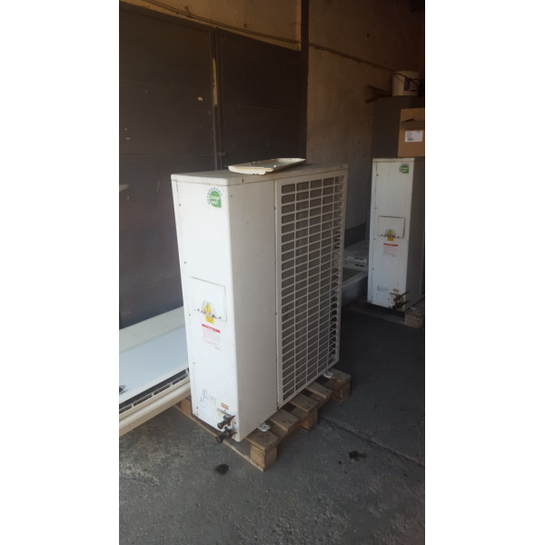 Ariston Klimaanlage (extern und intern) Ariston Klimaanlage (extern und intern)